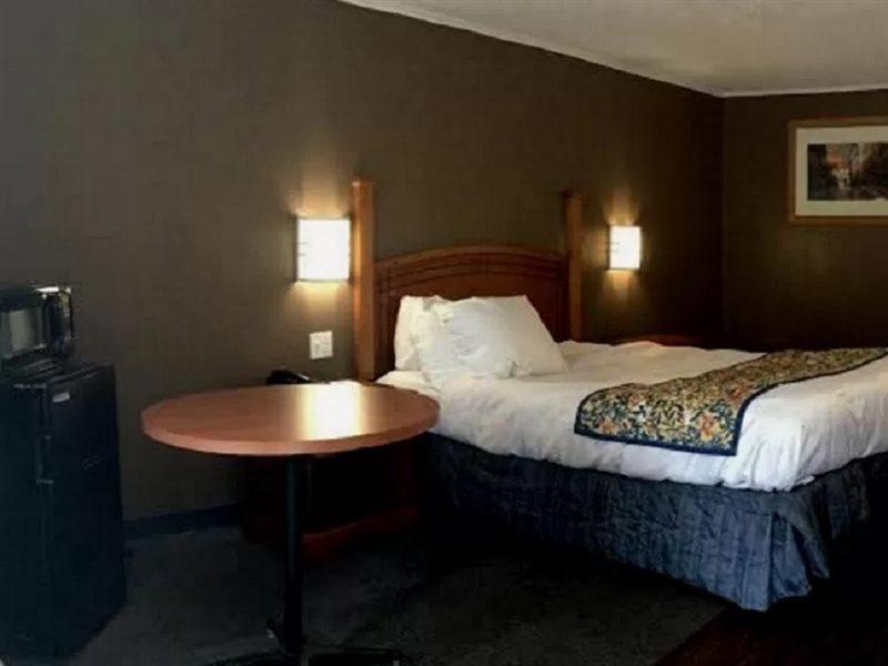 Americas Best Value Inn & Suites Jackson Ngoại thất bức ảnh