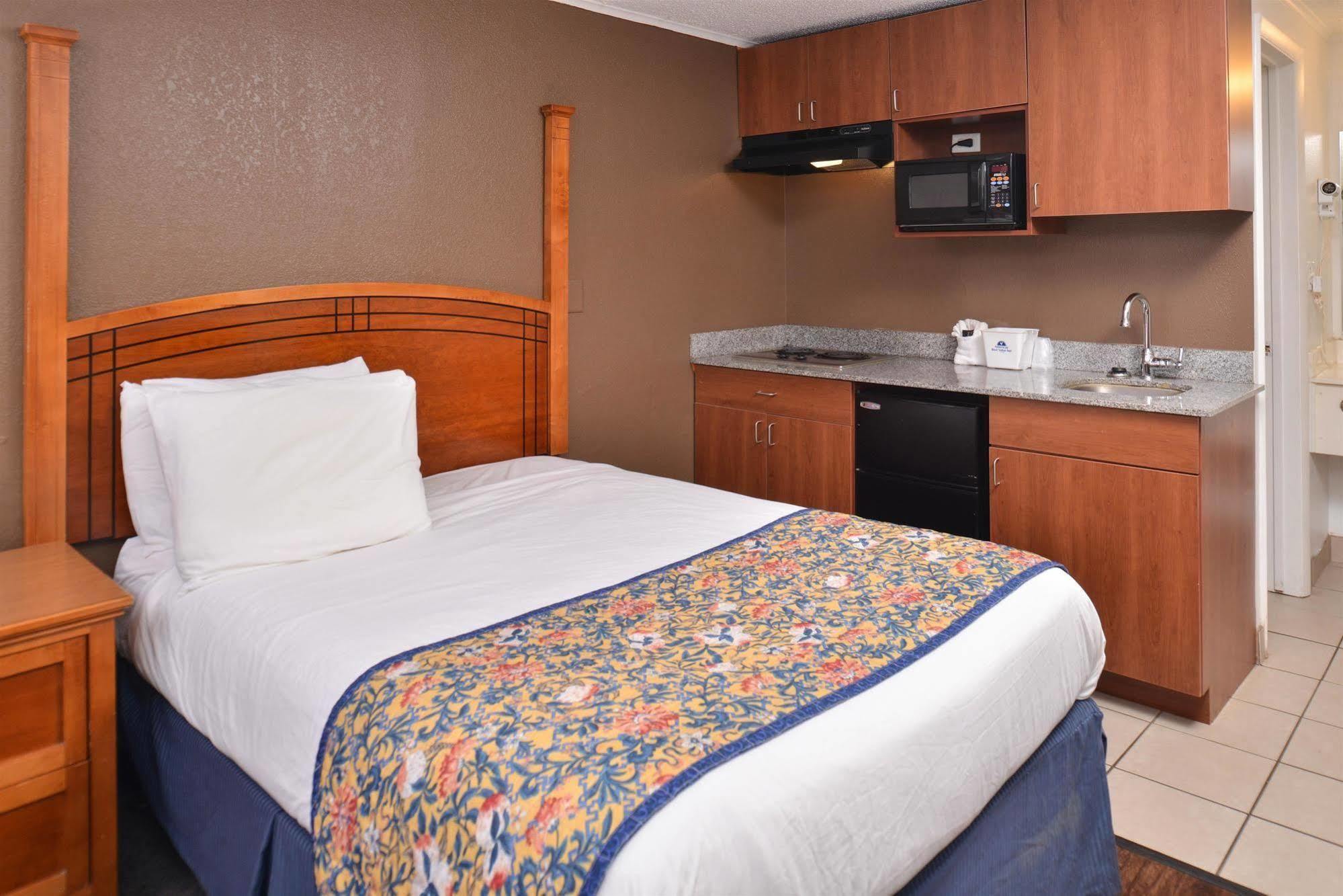 Americas Best Value Inn & Suites Jackson Ngoại thất bức ảnh